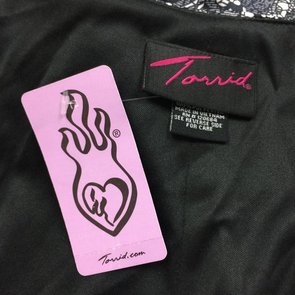 New! Torrid Tank Top Blouse 4X Womans Plus Black White Lace Print Sleeveless - Picture 8 of 14